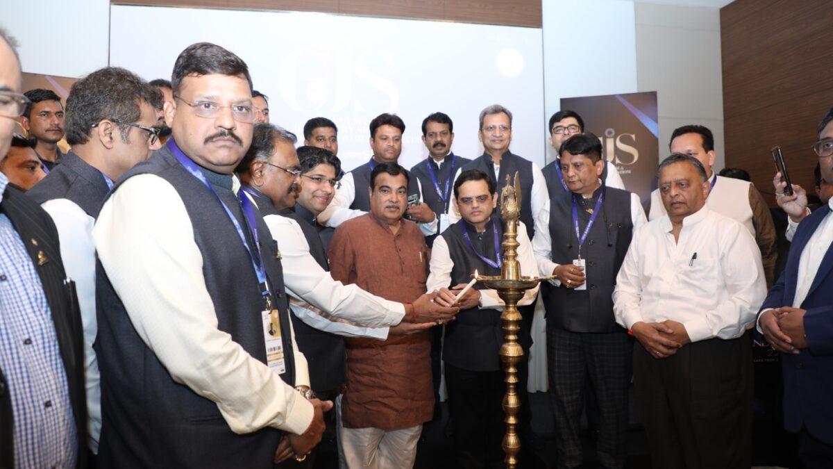 Nitin Gadkari graces the India Gem & Jewellery Show (GJS 2022) on second day at Jio World Convention Centre
