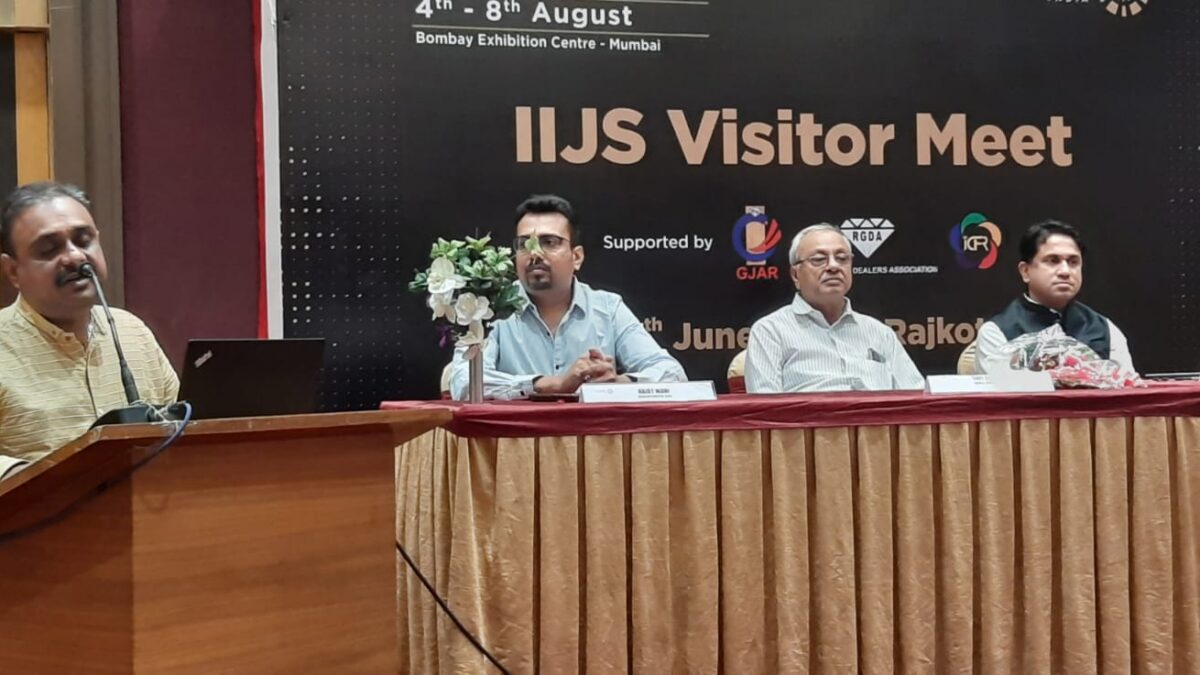 GJEPC organized an *IIJS Visitors’ Meet* at Imperial Palace, Rajkot on 8th June 2022.