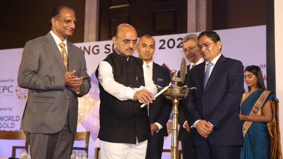 Dr. Bhagwat Kishanrao Karad, Hon’ble Minister of State for Finance Inaugurates Banking Summit 2022 organised by GJEPC