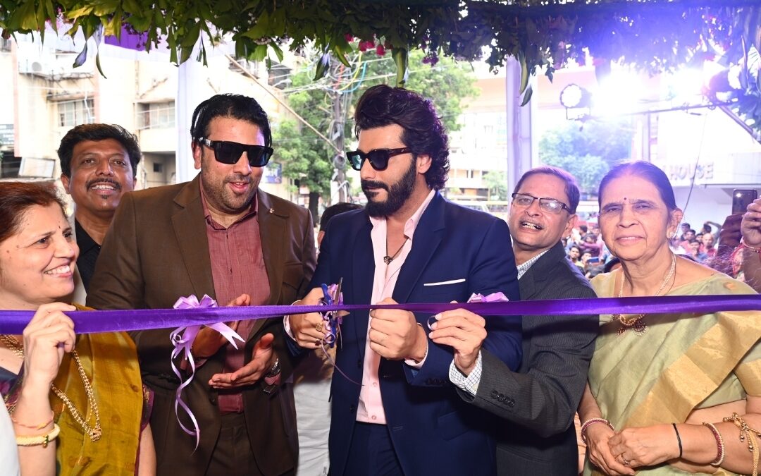 Bollywood Star Arjun Kapoor Inaugurates PNG Jewellers’ Grand new Store in Nagpur Nagpur